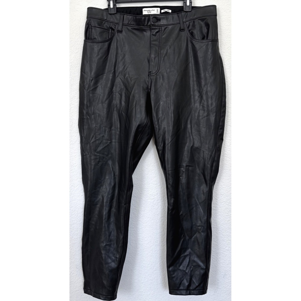 Abercrombie & Fitch The Skinny High Rise SZ 16 Black Vegan Leather Pants Curve ❤